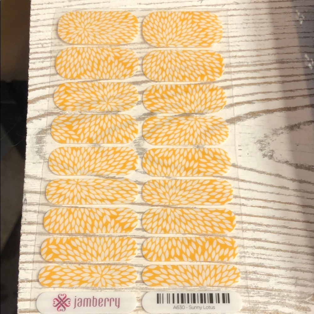 Sunny Lotus Jamberry Nail Wraps
